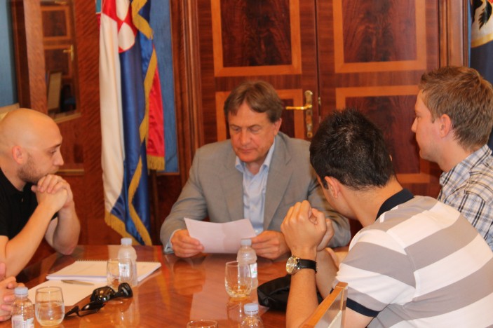 Gradonačelnik Božidar Kalmeta održao sastanak sa Savjetom mladih