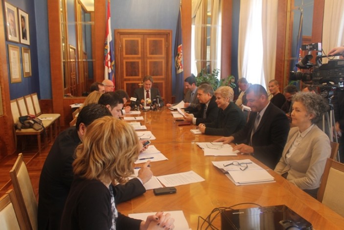 Luka Gaženica, kolektor Visoke zone, uređenje Branimirove obale...