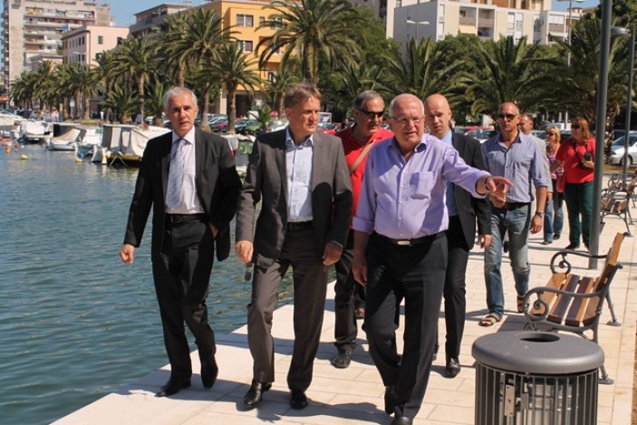 Gradonačelnik prošetao obnovljenom rivom kod Veslačkog