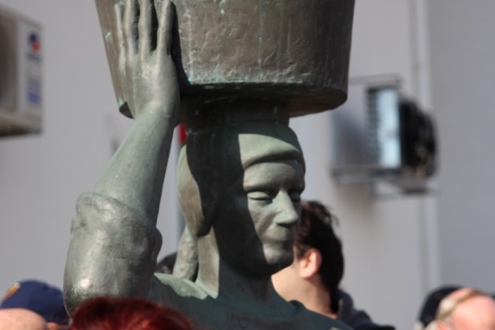 Šjora Tina i belafuška špina