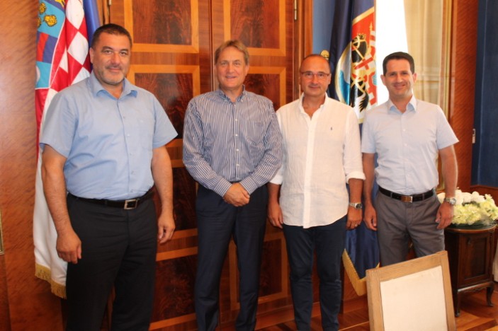 Gradonačelnik primio hrvatskog veleposlanika u Mađarskoj, dr. sc. Gorana Grlića Radmana