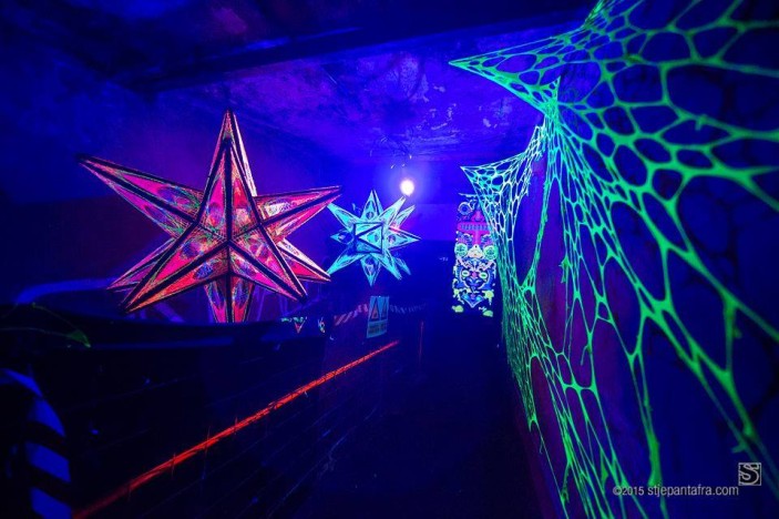 Izložba „Svjetlosne rukotvorine od konca“