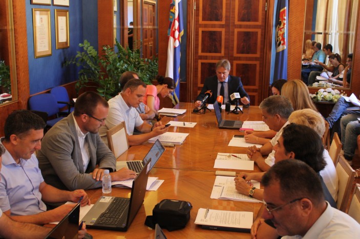 Sufinanciranje školskih udžbenika, zapošljavanje pomoćnika u nastavi, porast broja zahtjeva za građevinskim dozvolama.....