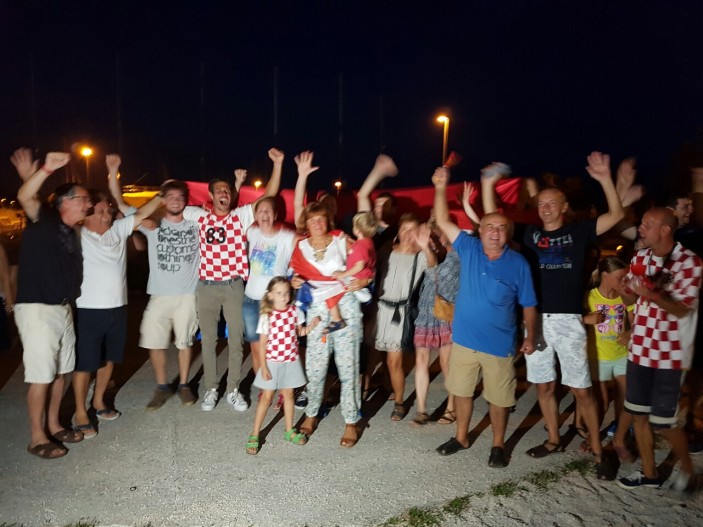 Gradonačelnik Kalmeta s obitelji Fantela proslavio prvo olimpijsko zlato zadarskih jedriličara