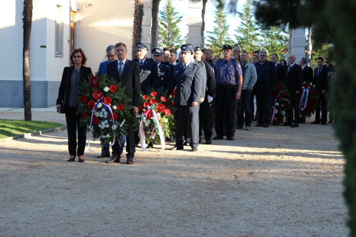 Uoči Dana neovisnosti RH odana počast poginulim braniteljima