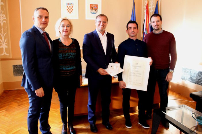 Gradonačelnik Dukić primio nagrađenog mladog zadarskog arhitekta, Krešimira Damjanovića