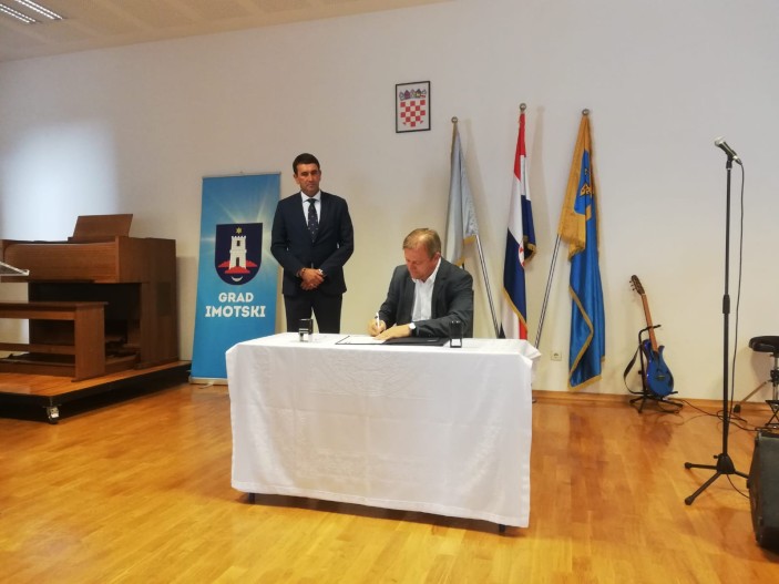 Gradonačelnici potpisali Povelju o prijateljstvu i suradnji Zadra i Imotskog