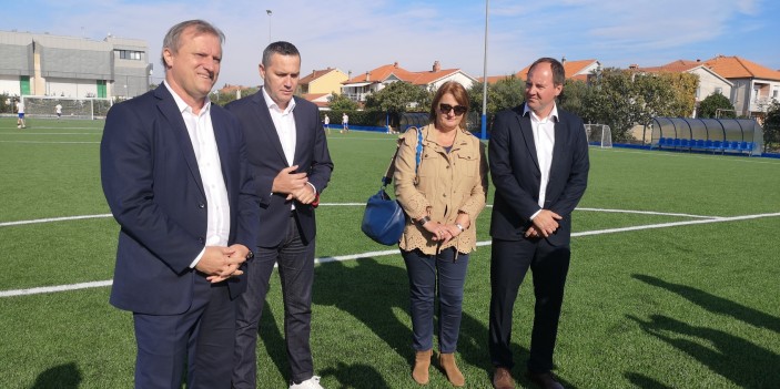 Višnjik i Stanovi dobili dva moderna nogometna igrališta