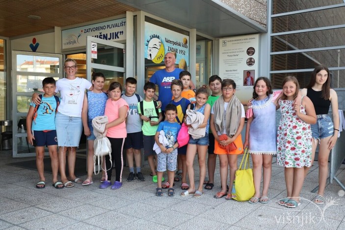 Na Višnjiku mala škola plivanja za osnovnoškolce iz Gline